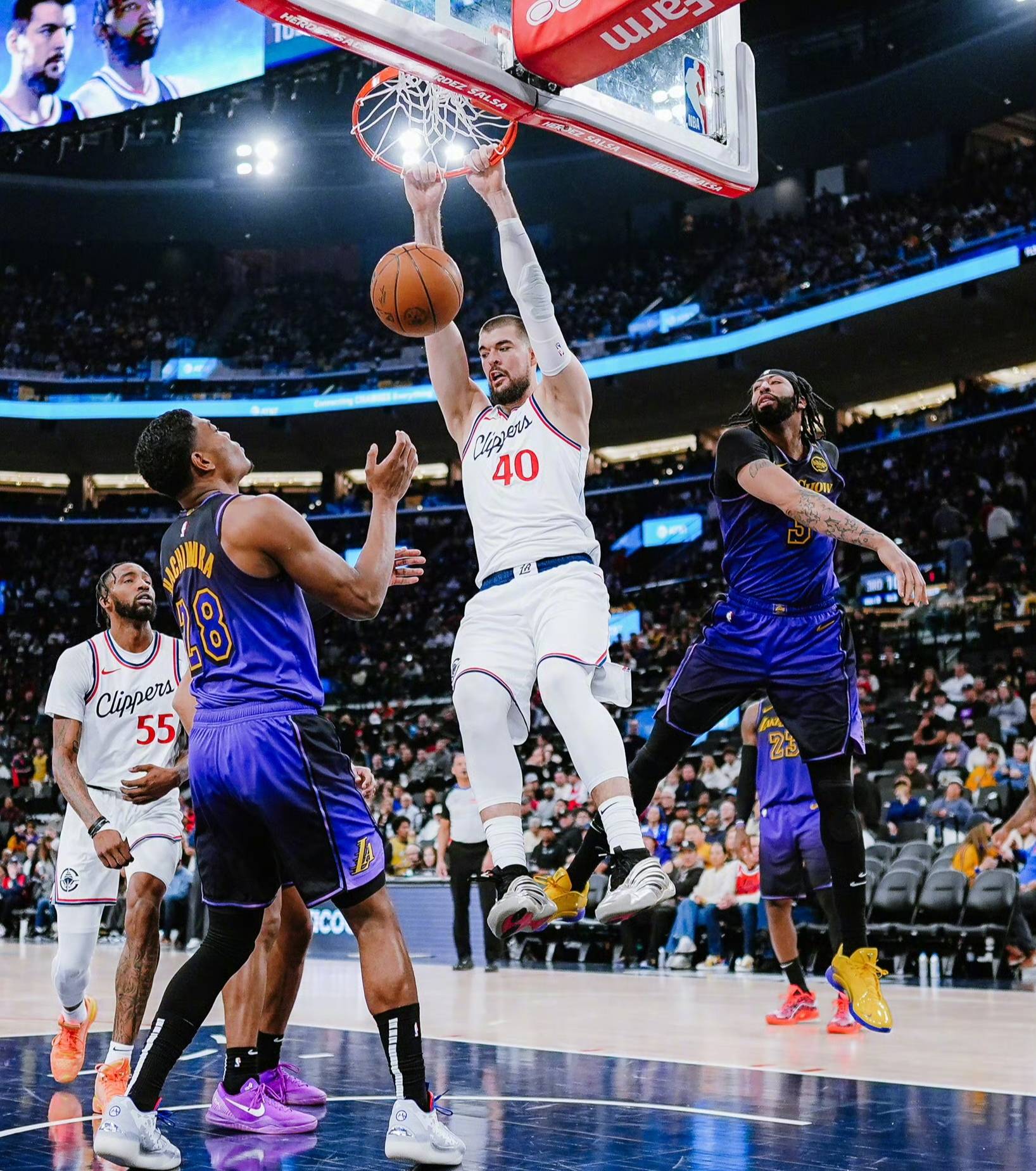 九游游戏大厅哈登在湖人比赛中持续失利,刷新纪录引发热议!