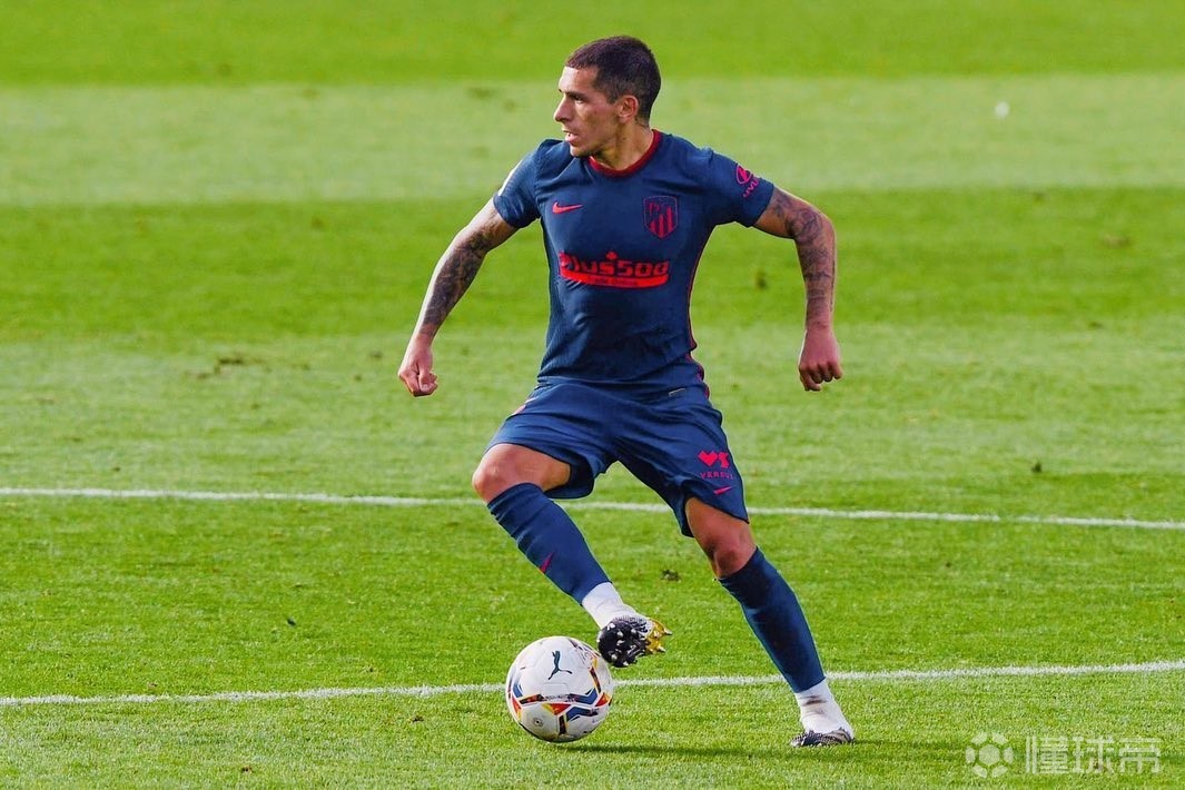 九游在线平台国王杯关键时刻走向成谜，夏洛特黄蜂复出首秀，引发热议，团队化学反应显著的简单介绍